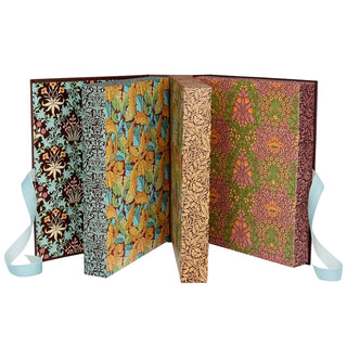 William Morris Advent Calendar 2026, 24 Bath & Body Treats, Oak & Willow