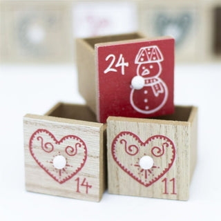 Wooden House Highland Cow Christmas Advent Calendar | Fill Your Own Calendar